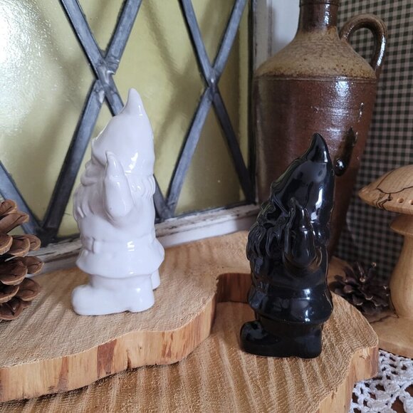 Garden Gnomes Salt & Pepper Shakers - Black & White - Picture 4 of 6